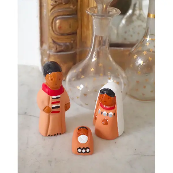 Crèche Sainte Famille en terre rosée