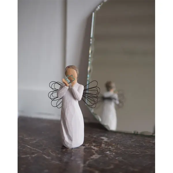 Figurine Ange portant l'Etoile de Noël